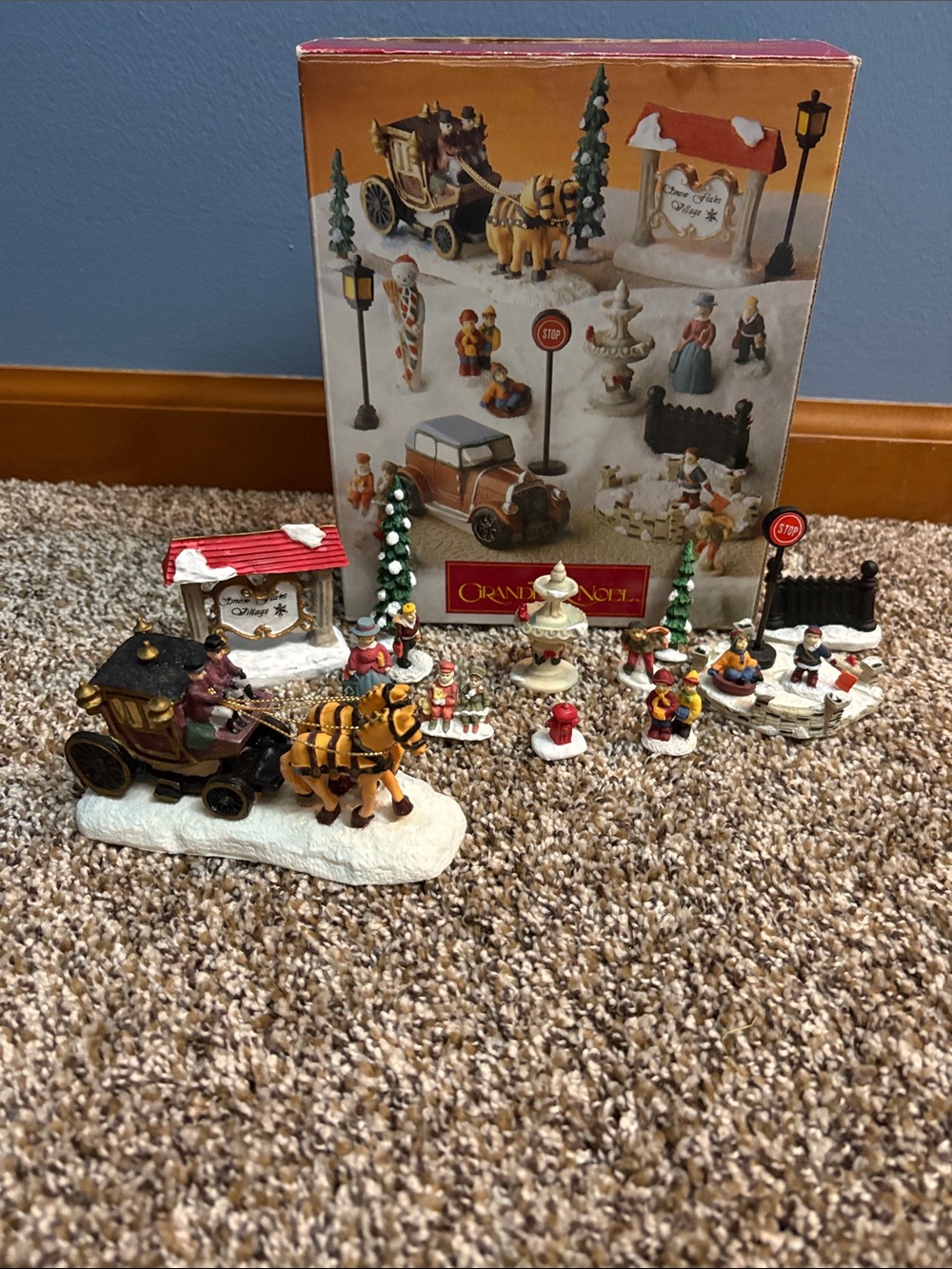 Holiday Village Figurine Set - Grandeur Noel Village (missing pieces, see text)